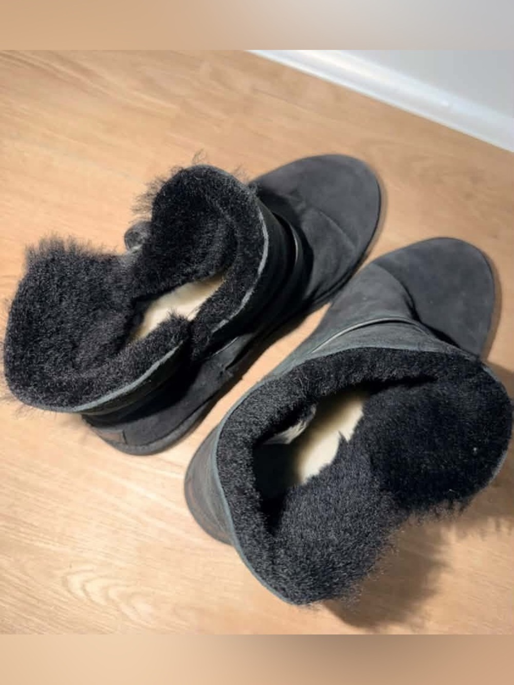 Ugg Romely Short Buckle Boot - Picture 5 of 5